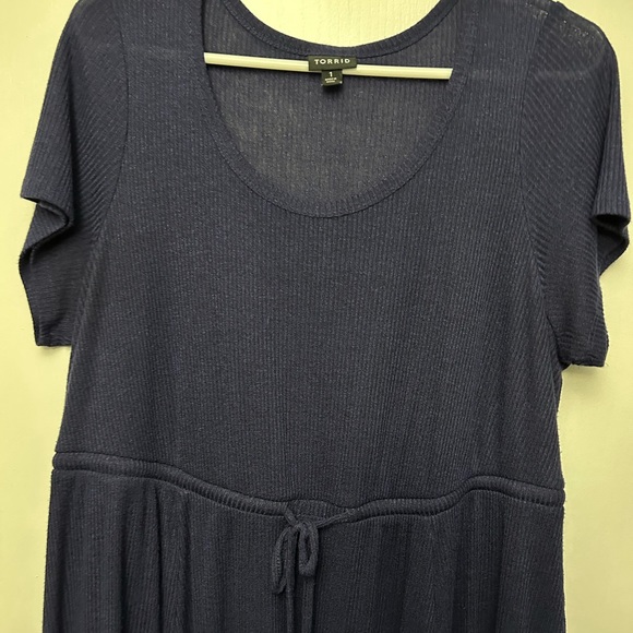 Navy blue Torrid dress size 1. Super comfortable. - Picture 4 of 4